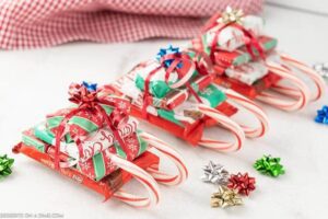 Candy cane sleighs - how to make candy cane sleighs