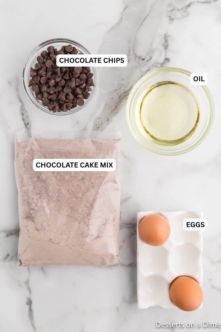 Ingredients for recipe: chocolate chips, oil, cake mix and eggs.