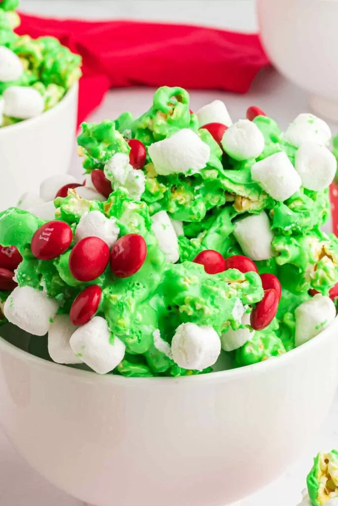 Grinch Popcorn (& VIDEO!) Festive Grinch Popcorn recipe