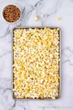 Christmas Crunch (&amp; VIDEO!) - Easy Christmas Crunch Recipe