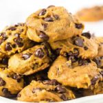 Fall means baking and this Pumpkin chocolate chip cookies recipe is amazing. They are so easy and each bite is packed with the best pumpkin flavor and chocolate chips. Chocolate chip pumpkin cookies recipes are soft, moist and simple! #dessertonadime #pumpkinchocolatechipcookies #recipesforpumpkinchocolatechipcookies