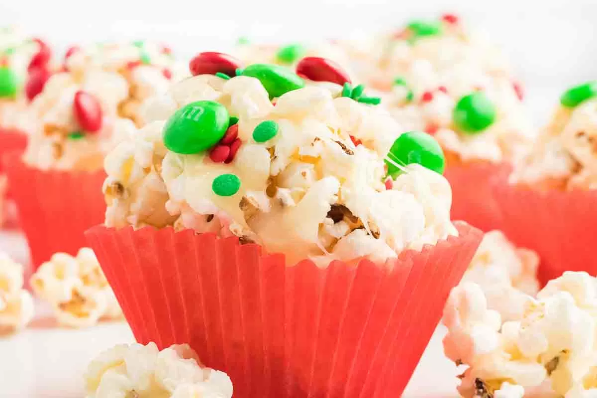 Christmas Popcorn Balls how to make Christmas popcorn balls
