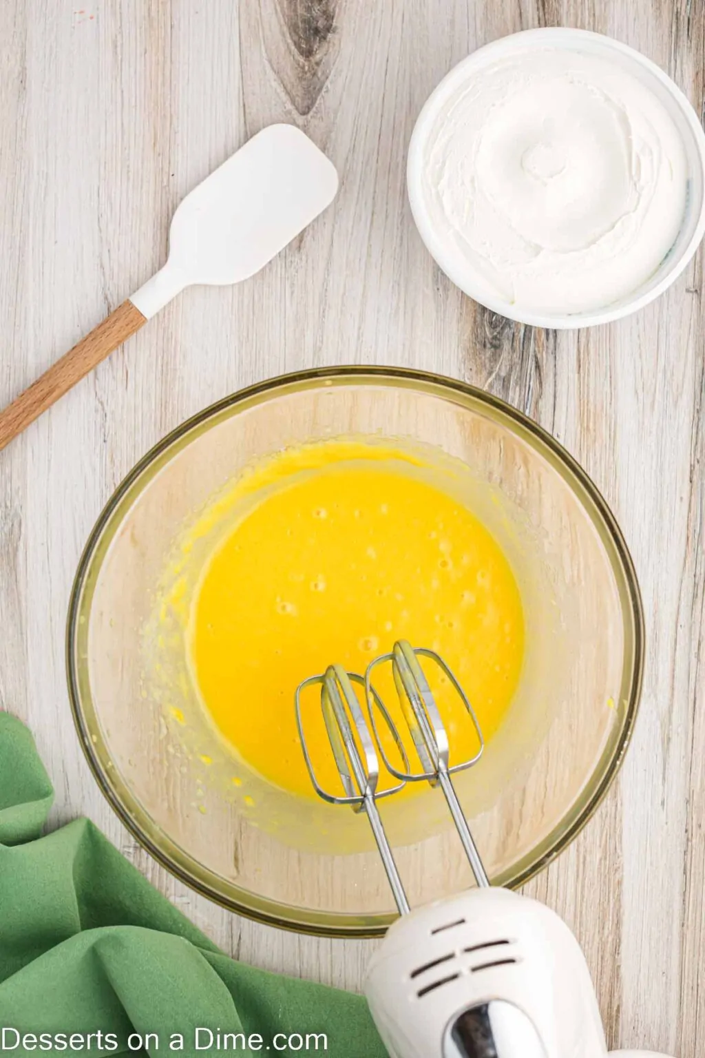 Cool Whip Frosting Recipe, Only 4 Ingredients