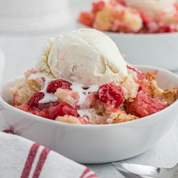Easy Cherry Cobbler Desserts on a Dime