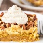 Pumpkin pie cake recipe is easy to make and it all starts with a cake mix. Pumpkin fans will love this decadent cake recipe with chopped pecans and pumpkin. Pumpkin pie cake easy recipe is better than anything! #dessertonadime #pumpkinpiecake #recipeeasy