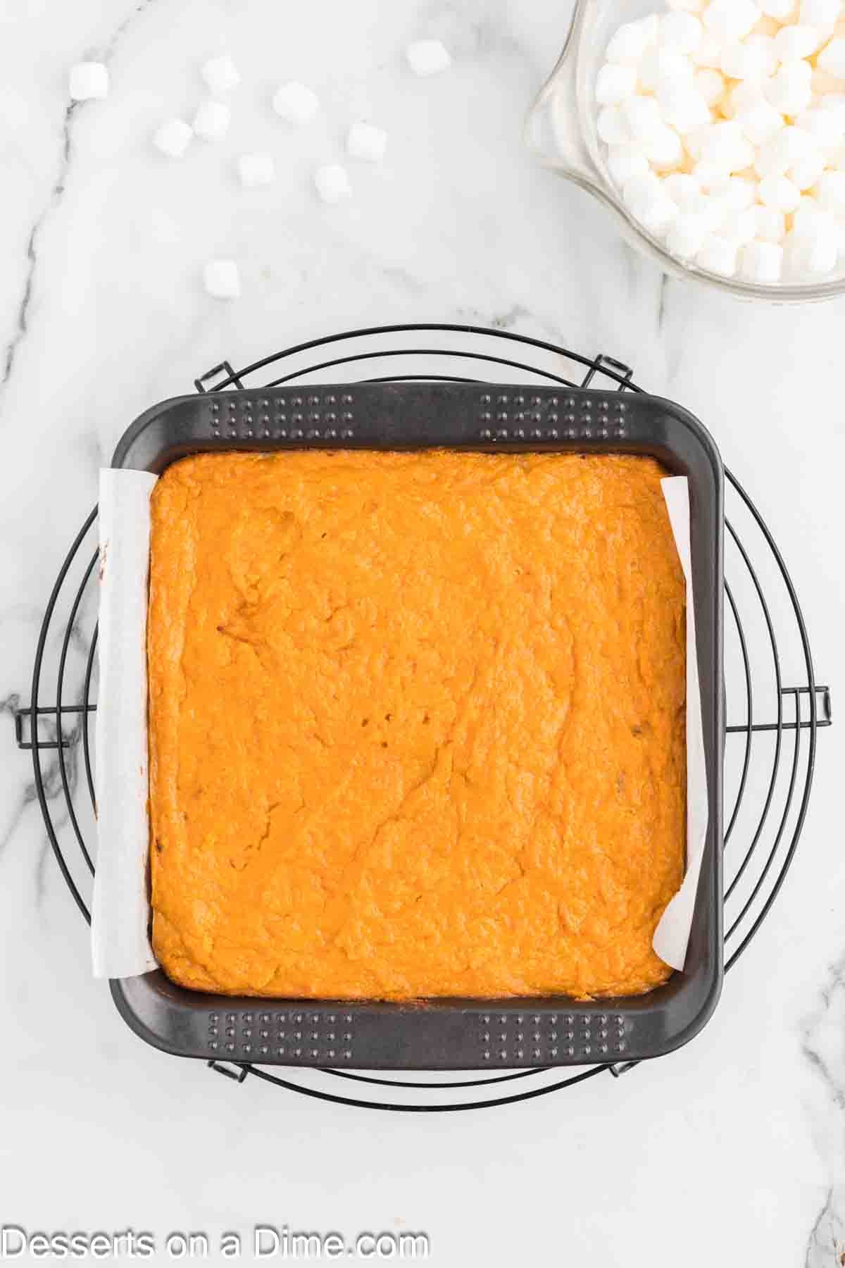 Filling poured into crust. 