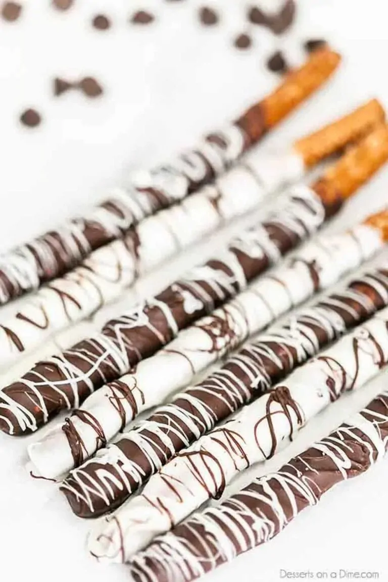 Chocolate Covered Pretzel Rods(VIDEO) Only 3 ingredients