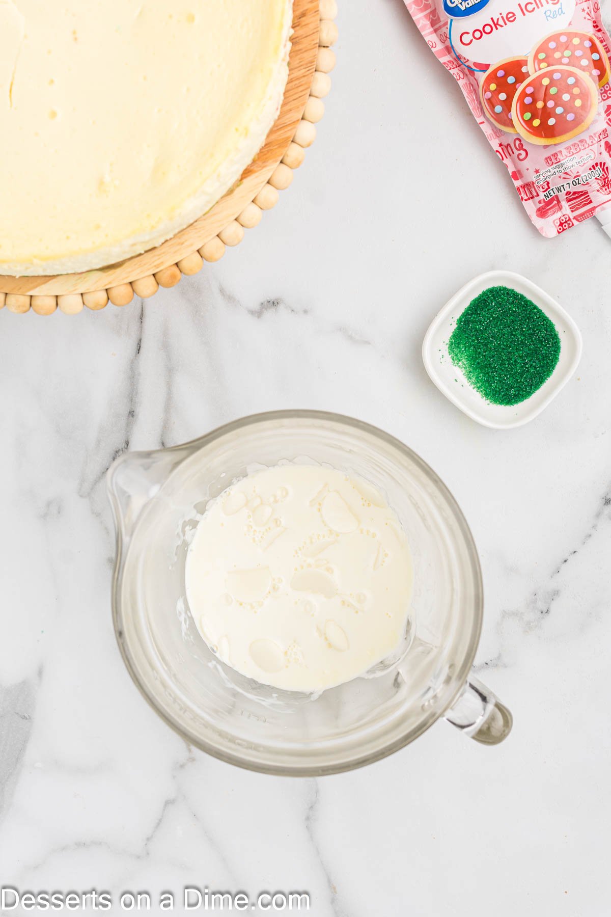 White chocolate and heavy cream combined to make ganache. 