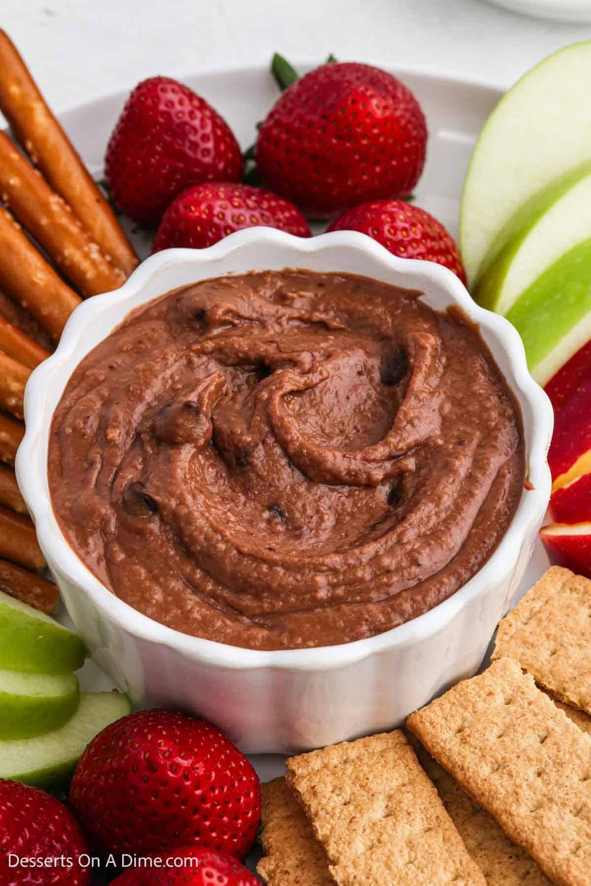 Hummus in serving dish.